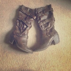 Brown buckle boots