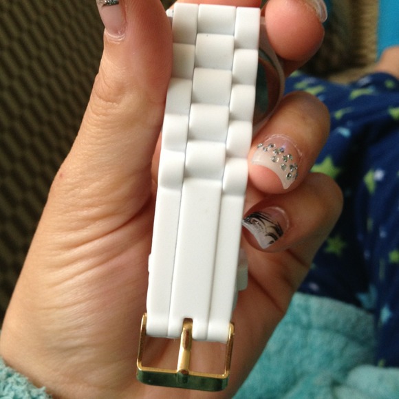 Sold - Picture 3 of 4