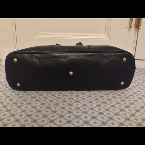 🌟 SOLD 🌟AUTHENTIC YSL HANDBAG - Picture 3 of 4