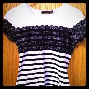 Limited striped lace Tshirt