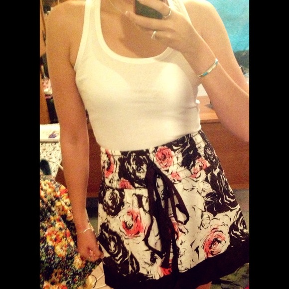 Spring Skirt - Picture 2 of 2
