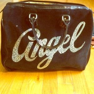 Victoria's Secret angel hand bad