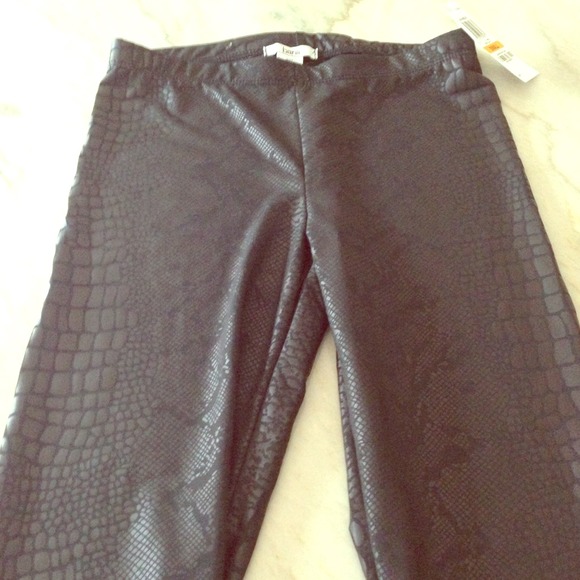 XSOLDX Brand NWT Faux Snakeskin leggings. Bar III.