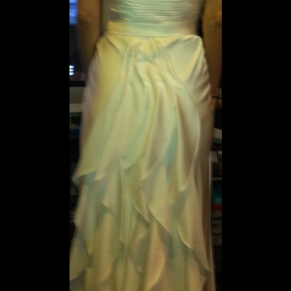 New with tags Silk ivory wedding/reception dress - Picture 3 of 4