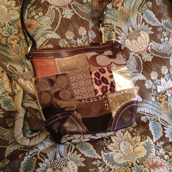 Small coach handbag