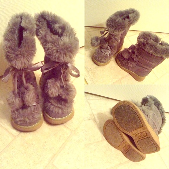 ❌SOLD❌Toddlers grey faux fur boots never worn
