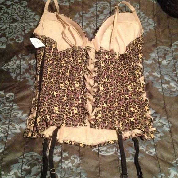 Fredrick's of Hollywood Corset. - Picture 2 of 3