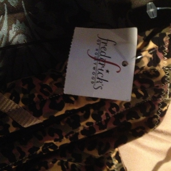 Fredrick's of Hollywood Corset. - Picture 3 of 3