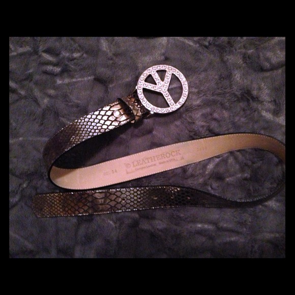 Peace sign belt