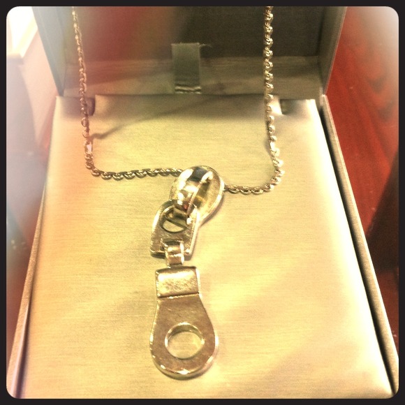 Forever 21 necklace