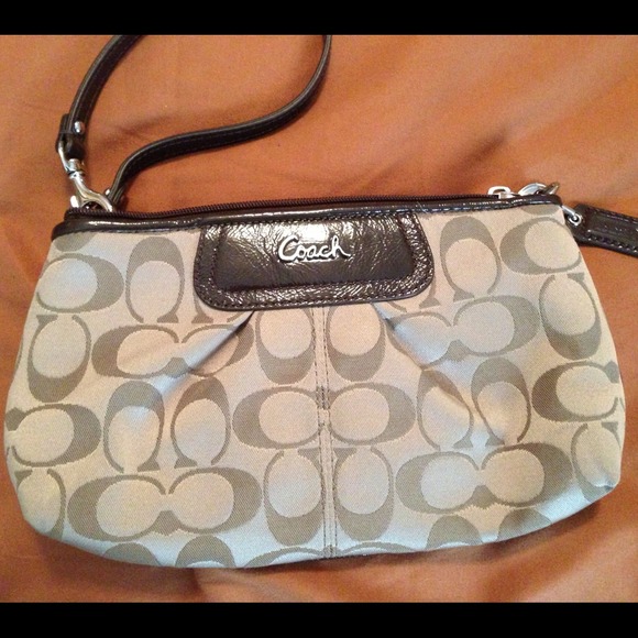 🚫Sold🚫Coach Large Wrislet