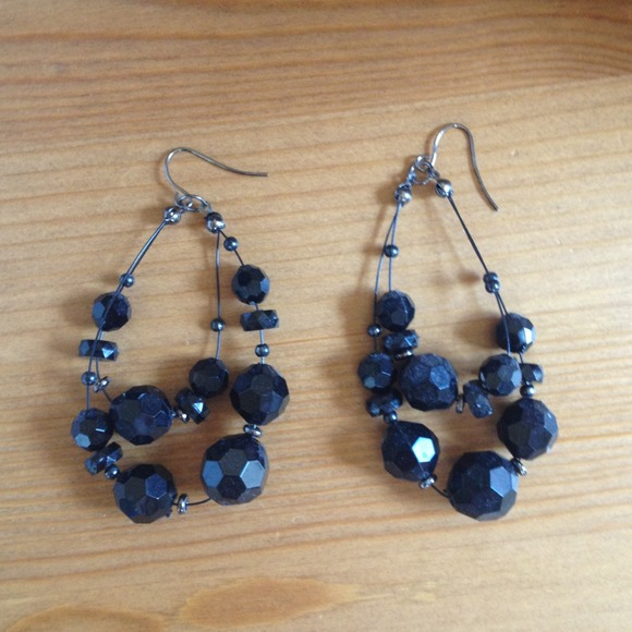 *SOLD* Black bead earrings