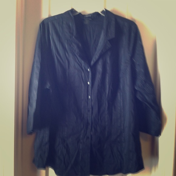 Black avenue shirt