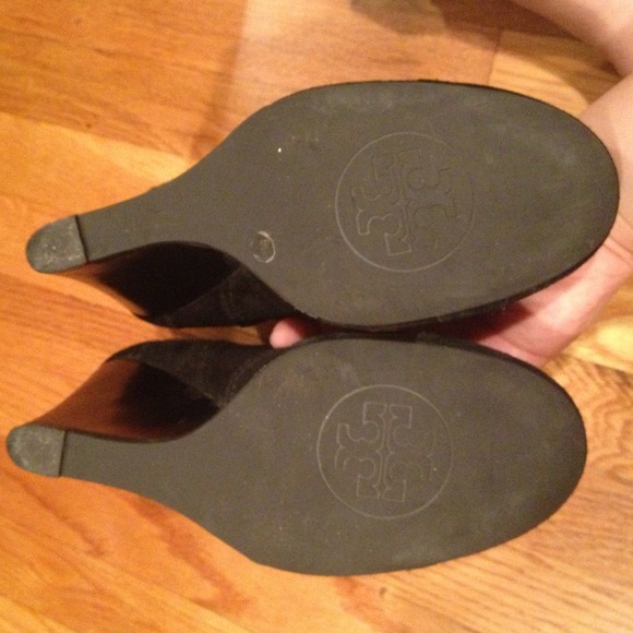 ⛔SOLD⛔Tory Burch Deanna black suede - Picture 4 of 4