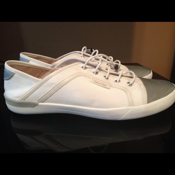 🚫SOLD🚫NWOT Calvin Klein Sneaker