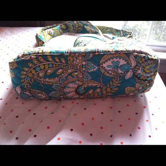 *JUST REDUCED* Vera Bradley bag - Picture 2 of 4