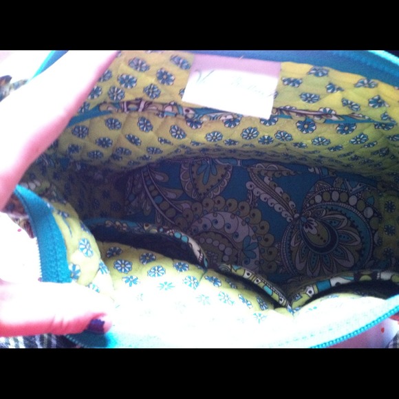 *JUST REDUCED* Vera Bradley bag - Picture 4 of 4