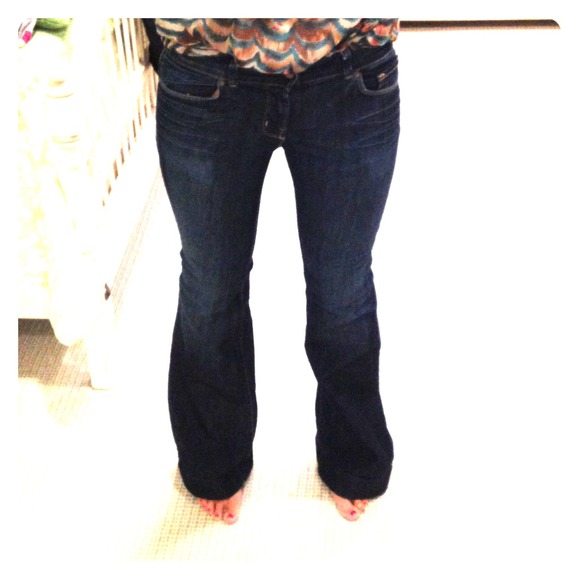 Dark blue bell bottom jbrand stretchy jeans!