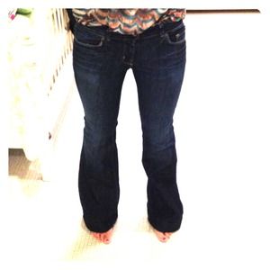 Dark blue bell bottom jbrand stretchy jeans!