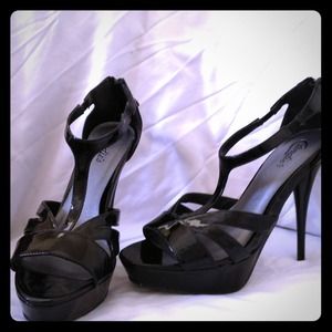 Women's black heels size 9