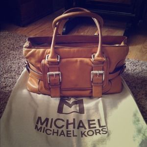 ⭐REDUCED!! Authentic leather Michael Kors purse