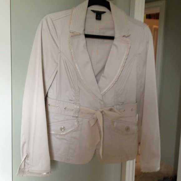 white house /black market khaki blazer