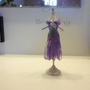 Purple necklace and earring holder