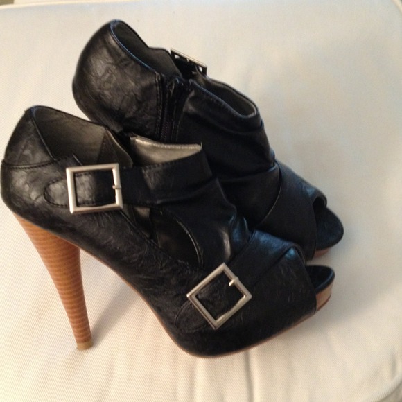 👠Charllote Russe black heels 👠