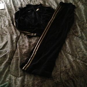 ⭐Reserved⭐Victoria secret velour outfit