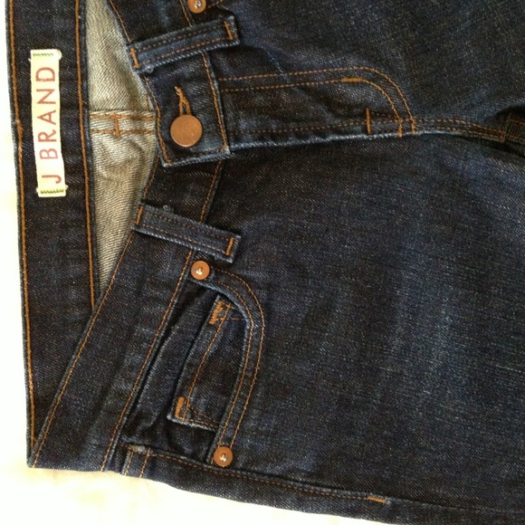 CLEARANCE J BRAND size 25 waist skinny jeans