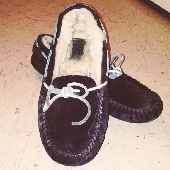 UGG outdoor Slippers! VERY comfortable❄