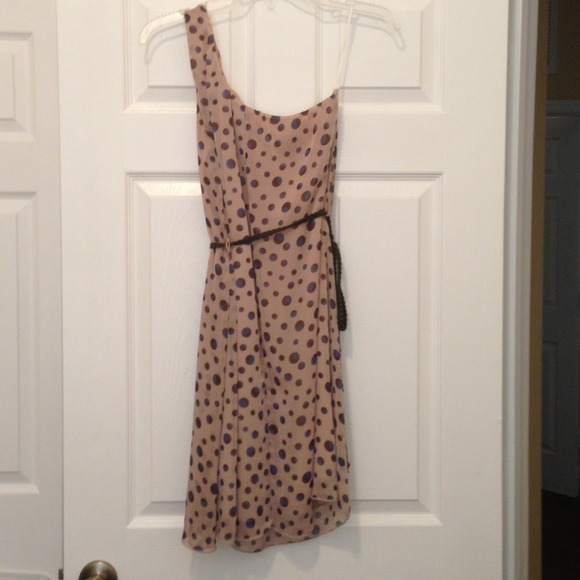 ⛔️SOLD⛔️ 💛HOST PICK 💛👗One shoulder polka dot - Picture 3 of 4