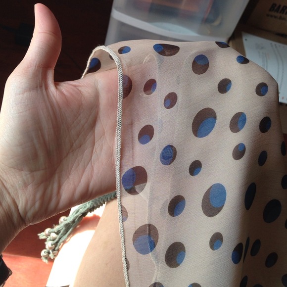 ⛔️SOLD⛔️ 💛HOST PICK 💛👗One shoulder polka dot - Picture 4 of 4