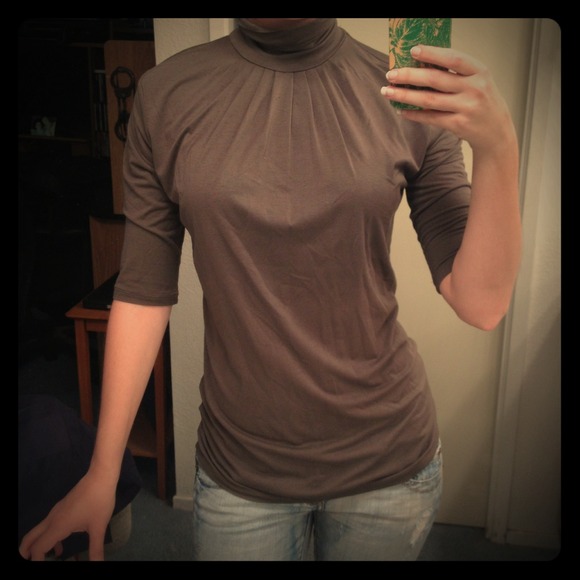 Banana Republic back zip turtle neck