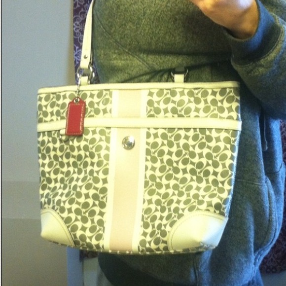 Extra pic of coach bag
