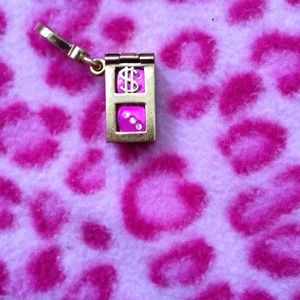 Juicy dice charm