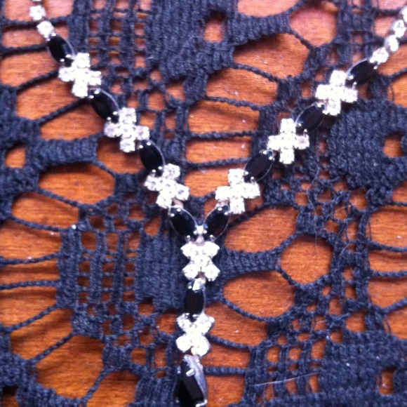 Rhinestone cloker - Picture 1 of 2