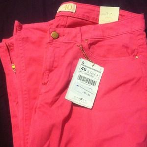 Zara Twill Capri Denim Pants w/ Ankle Zippers Zara Twill Capri Denim Pants w/ Ankle Zippers