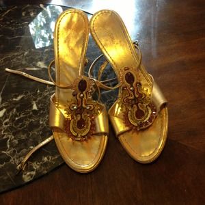 ❌Trade&Bundled❌ Bcbgirls size 10 gold heel