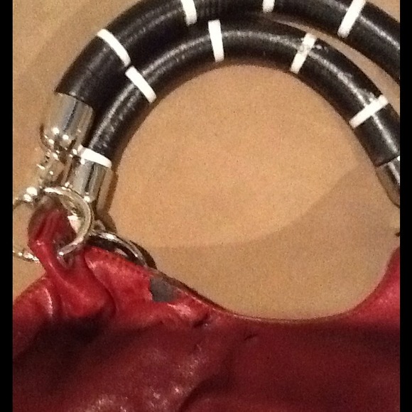 Red Handbag - Picture 4 of 4