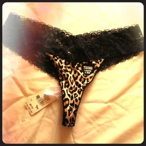Victoria's Secret Leopard Thong 👙