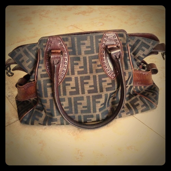 SOLD ******Used 100% authentic fendi handbag.