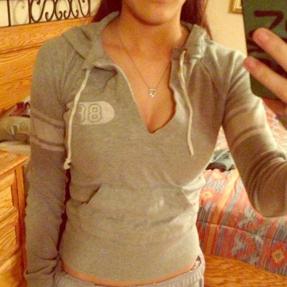 TRADED ✖❌🔴 PINK Grey hoodie Victoria's Secret