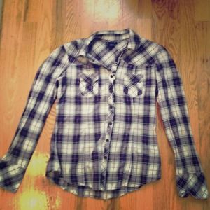 Gap size S ruffle front button down