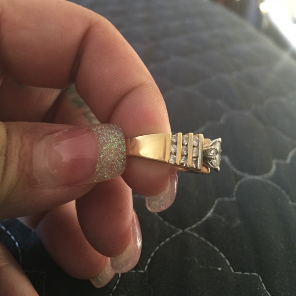 Diamond ring - Picture 2 of 4