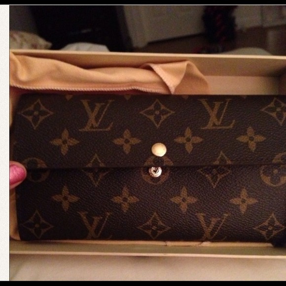 Louis Vuitton Clutches & Wallets - ✨SOLD✨NWT LV Sarah wallet