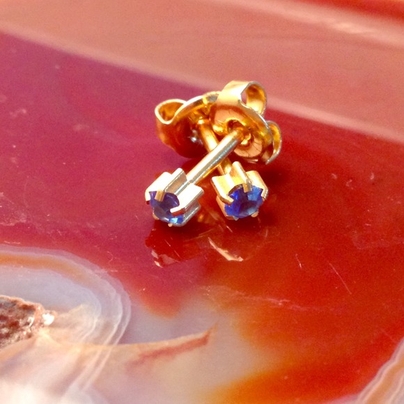 sapphire stud earrings