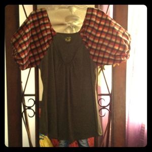 Nuvula boutique top, bubble sleeve