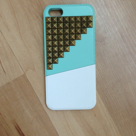 🚫SOLD🚫iPhone 5 studded case
