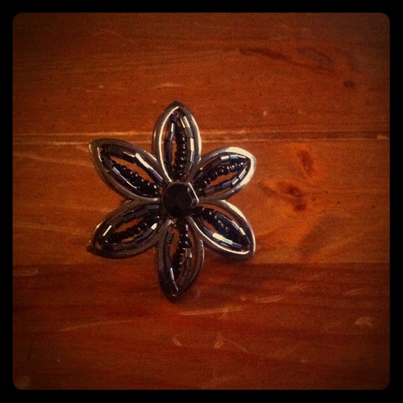 Black and Gray Flower Ring